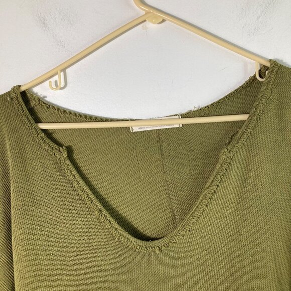 Womens We The Free Come & Get It Top Raw Edge Knit V Neck M Green - Picture 4 of 12